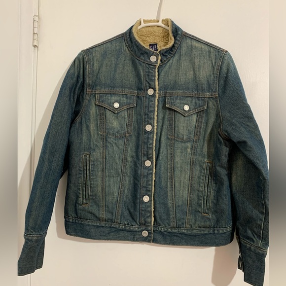 GAP Jackets & Blazers - EUC GAP denim jacket